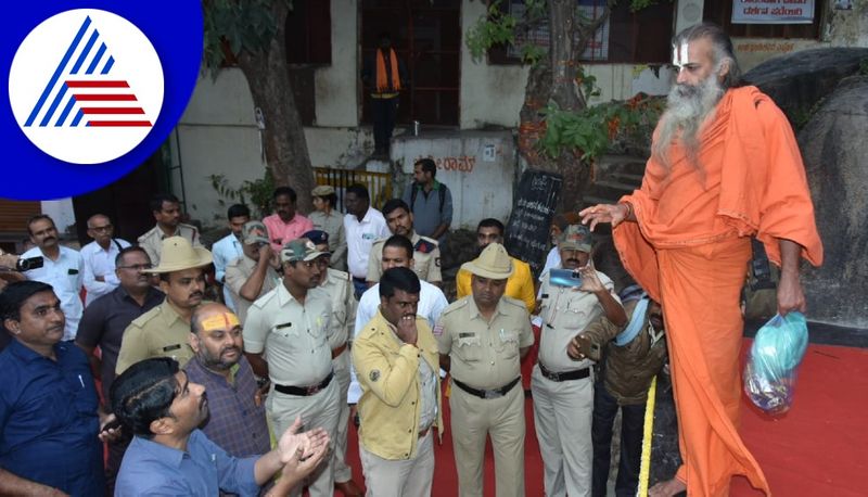 controversial priest vidyadasa baba worshiped at anjanadri during governor visit gvd