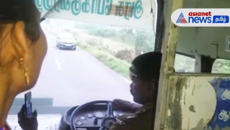 The driver drove the government bus while taking a selfie - the passengers were shocked