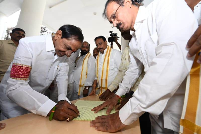 Telangana Minister Prashanth Reddy and MP  Santosh inspected  arrangements  of  BRS  office  in New delhi