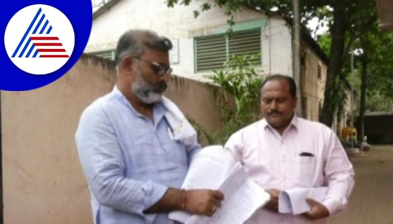 Complaint to Lokayukta against Dharwad APMC Secretary gow