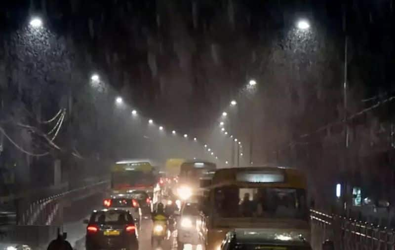 vehicles stops on ecr road due to montas cyclone