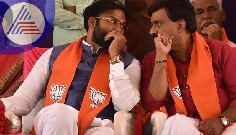 My friendship with Reddy is beyond politics says sriramulu at yallapur rav