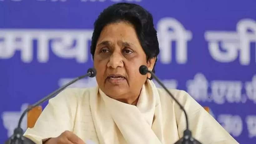 అధికార, ప్రతిపక్షాల ప్రణాళికాబద్ధమైన కుట్రలో భాగమే దేశం పేరు మార్పు   బీఎస్పీ చీఫ్ మాయావతి 