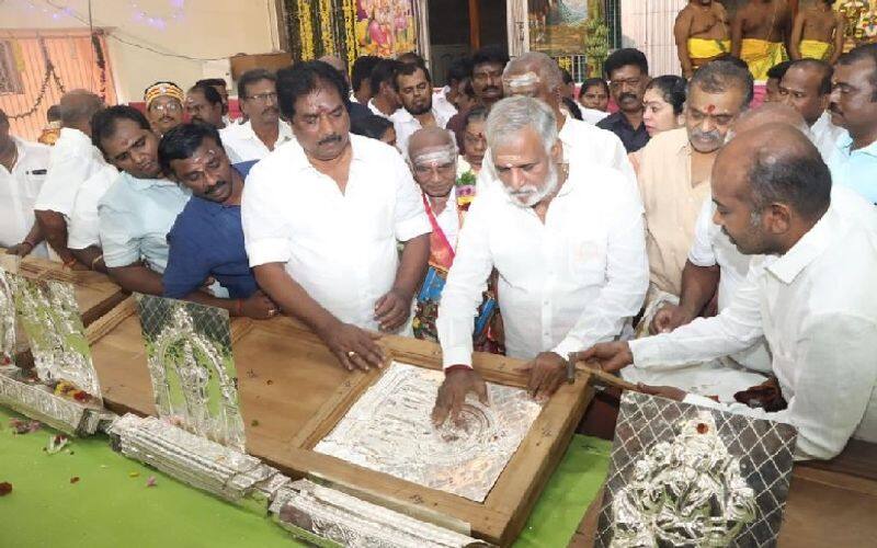 minister sekhar babu inspects palamudhircholai murugan temple and started silver doors work