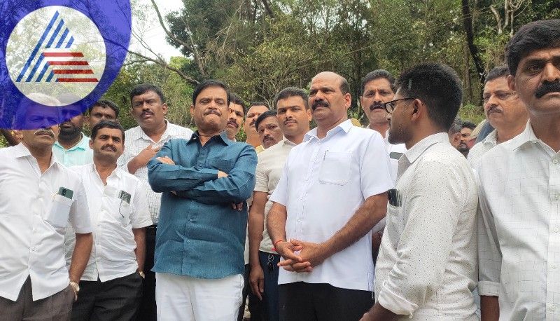 Minister Muniratna observed the groundnut plantation at chikkamagaluru rav