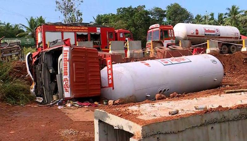 Tanker Lorry accident in Kannur driver arrested 