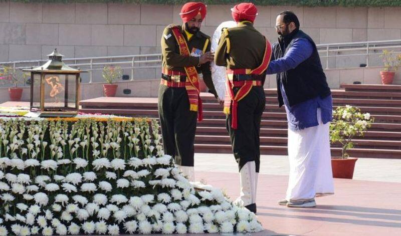 Vijay Diwas 2022: MoS Rajeev Chandrasekhar visits National War Memorial, pays homage to bravehearts