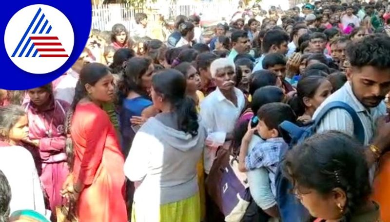 Tourists crowd across Udupi district due to Student Tour and Sabarimala Yatra gow