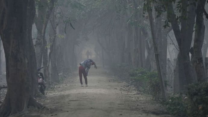 Weather report: उत्तरभारत में शीतलहर-कोहरे का Alert, कश्मीर में चिल्लाईकलां से पहले जीरो से नीचे पहुंचा तापमान