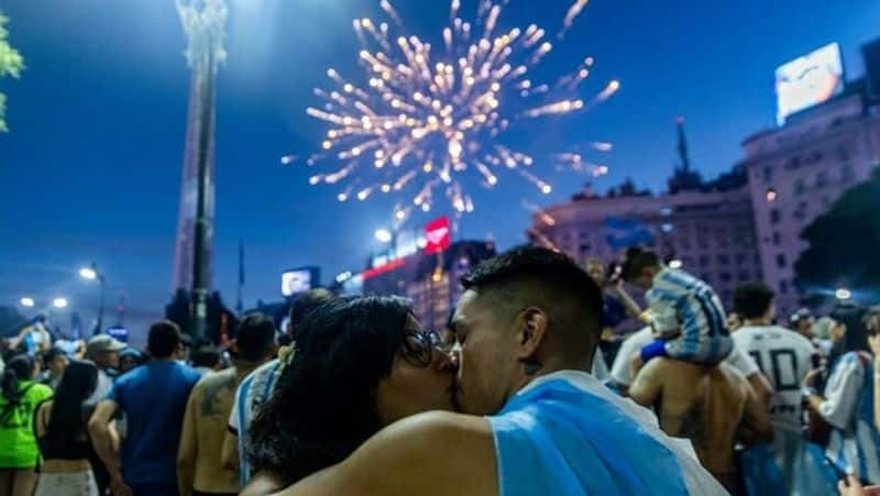 FIFA World Cup 2022 Millions Celebrate World Cup Victory At Iconic Argentina Monument kvn