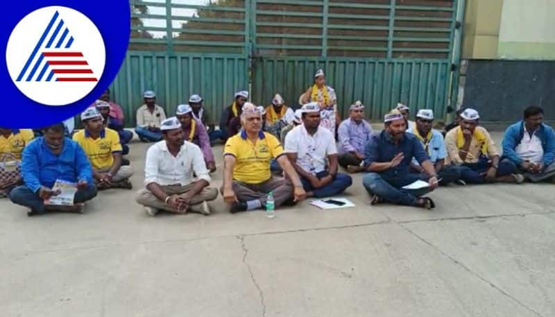 AAP protest against BBMP garbage disposal in bengaluru gow