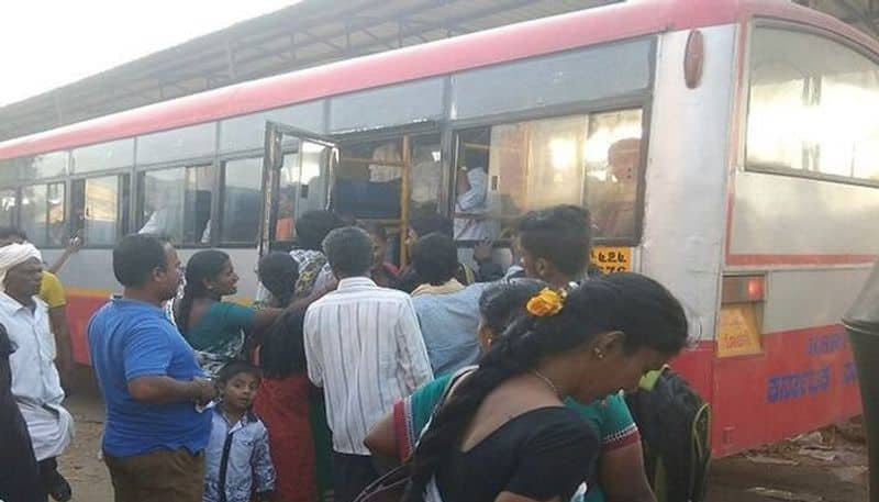 Bus Stop Completely Dilapidated at Khanapur in Belagavi grg