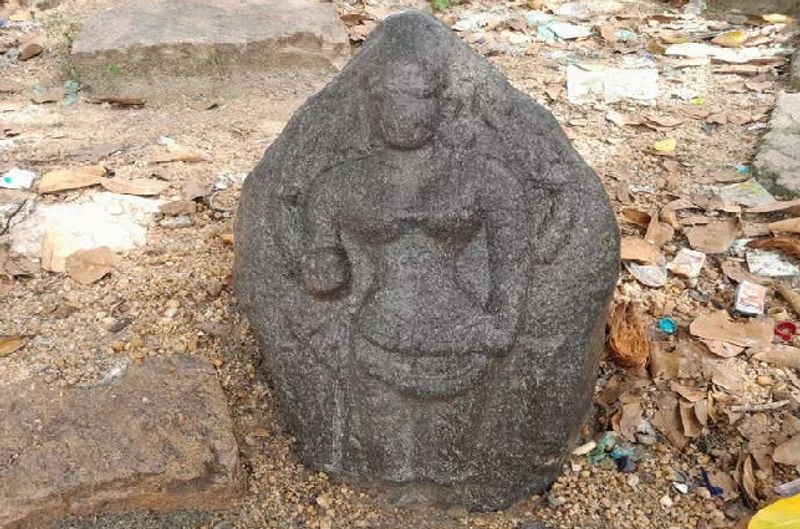 1200 year old Kotravai sculpture discovered near madurai