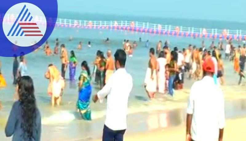 ellamavasye hidu festival peoples bathing on malpe the beaches udupi rav