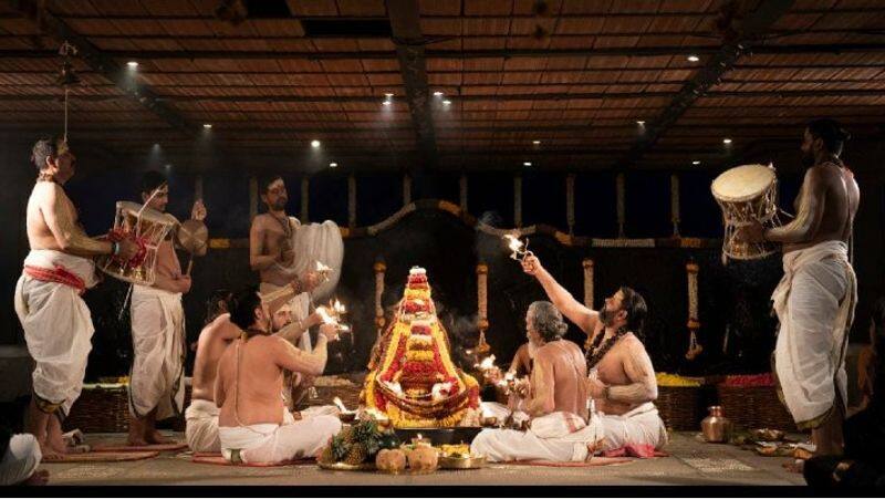 saptarishi aarathi in front of adiyogi statue in isha