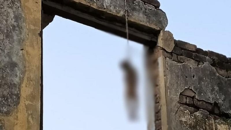 school teacher hanged suicide in campus of government college in tirunelveli