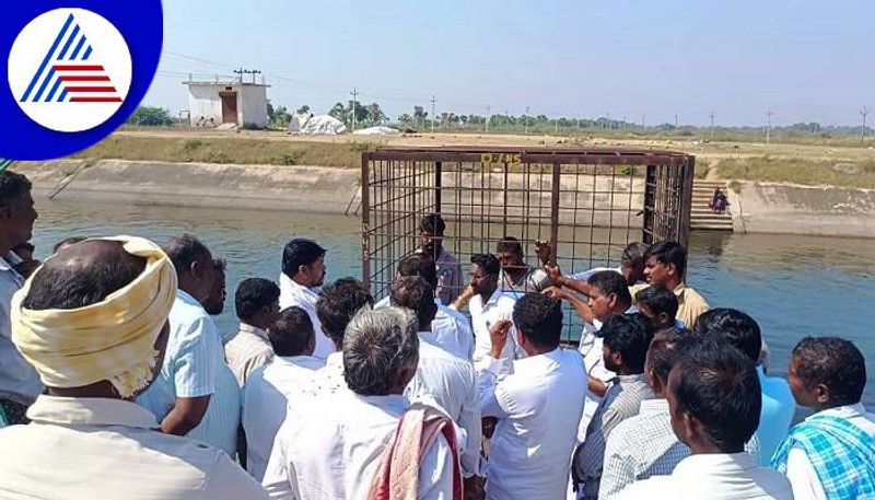 Farmers Protest to Increase Water Gauge at Maski in Raichur grg