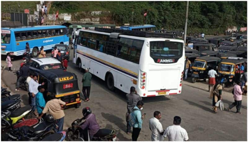 There is a lot of traffic congestion in Coimbatore due to the construction of a bridge