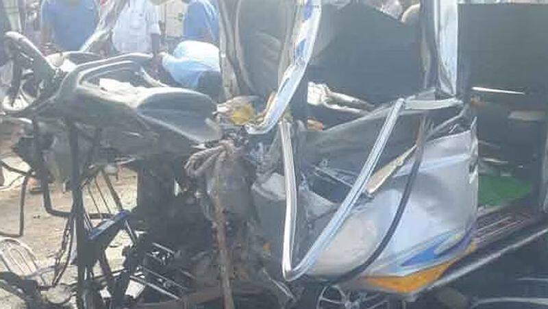 Tiruppur van accident... 4 people killed