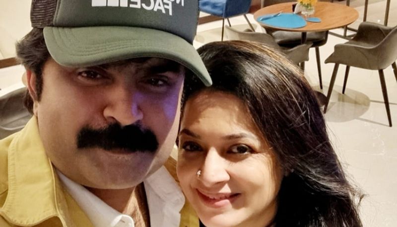 Actor Anoop Menon pens cute note for wife