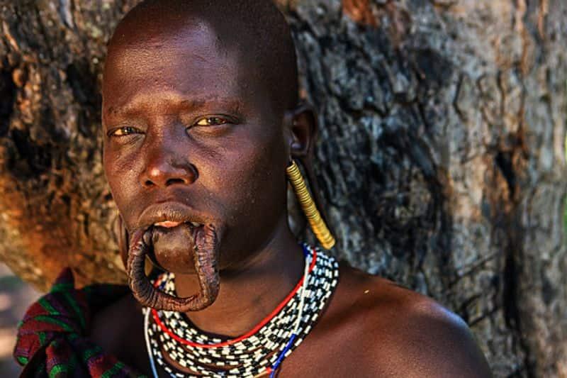 lip plates culture of Mursi Tribe