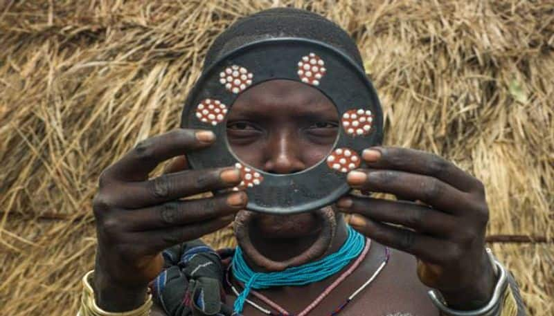 lip plates culture of Mursi Tribe