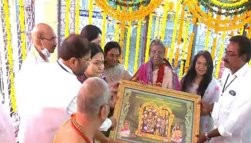 President Draupadi Murmu  special prayers  at  Bhadrachalam  temple