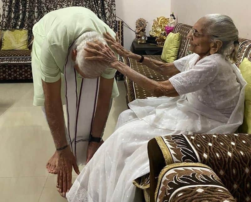 PM Modi mother Heeraben passes away