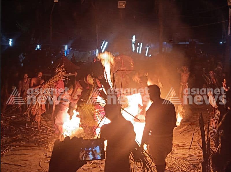 Interesting Story Of Kandanar Kelan Theyyam