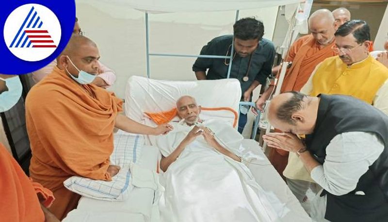 PM Narendra Modi Seek Information about Siddeshwara Swamiji Health Condition grg 