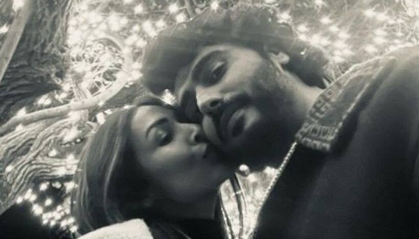 Malaika Arora, Arjun Kapoor's romantic pic goes viral; actress kisses beau starts New Year on a positive note