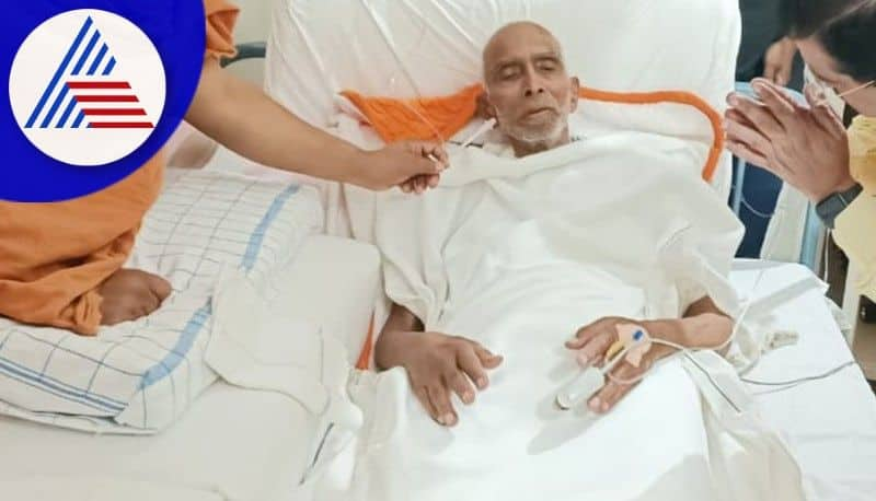 Jnanayogashrama vijayapura siddeshwara swamiji health condition deteriorated further ckm