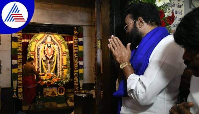 Minister Sriramulu Had Darshan of Banashankari Devi at Badami in Bagalkot grg