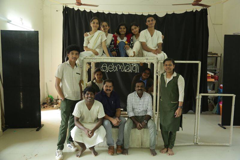 kalasamithi drama and kokkallur school drama team 