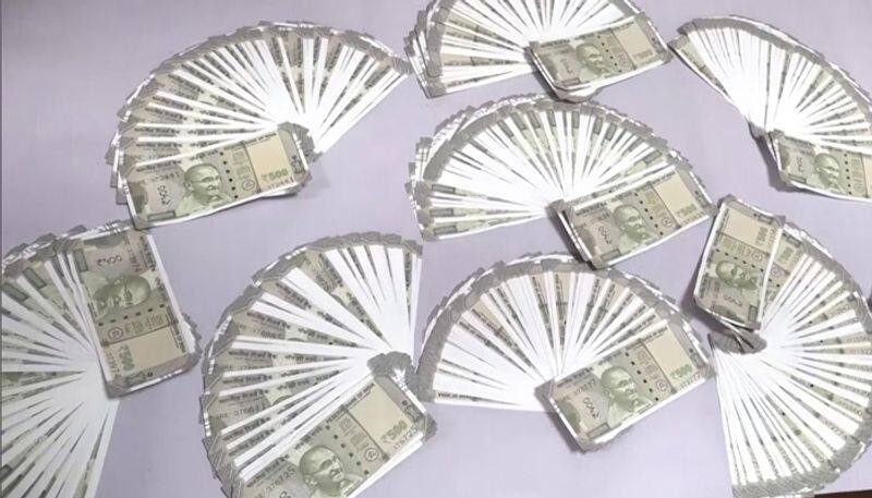 Rs. 500 notes instead of tissue paper In Ambanis' Party? viral tweet - bsb