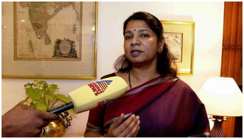 governor rn ravi's activities looks like politician says mp kanimozhi