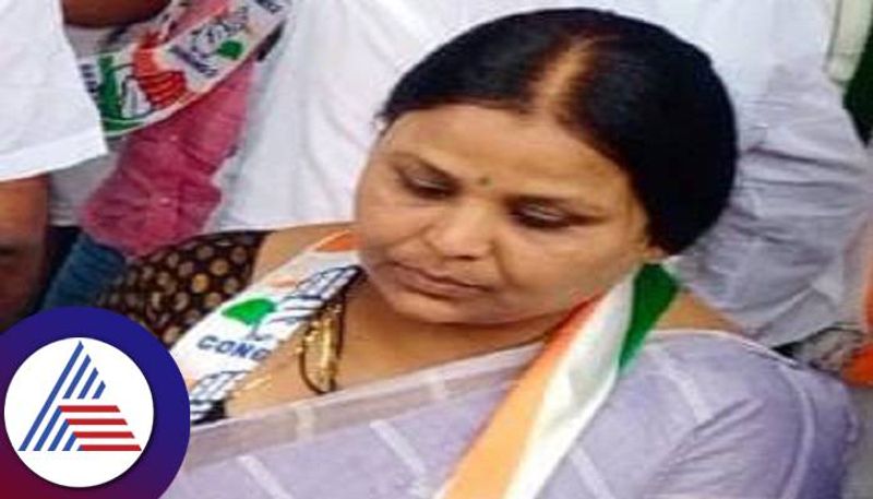 Arrest of Two Including Yogalakshmi due to Uproar Between Two Women Leaders of the Congress grg