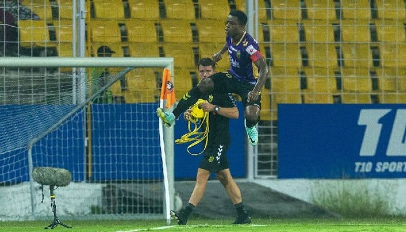 football ISL 2022-23: Ogbeche hat-trick sets Hyderabad FC at the top as FC Goa stumbles in playoffs race snt