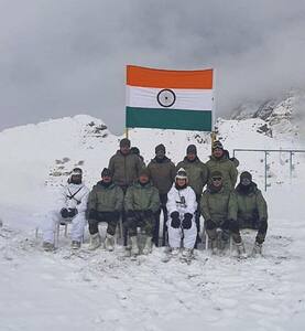 जिस ठंड में लोगों की रूह तक कांप जाए: उन बर्फीली चट्टानों में नौकरी कर रही राजस्थान की ये साहसी बेटी