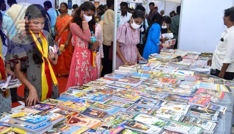 Akshara Jatre Crowds flocked to the book fair at haveri rav