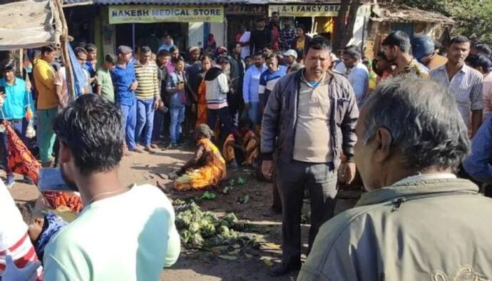  धनबाद में धमाका: बाइक की डिक्की में बम रख सब्जी खरीदने गया युवक, खोलते ही हो गया ब्लास्ट