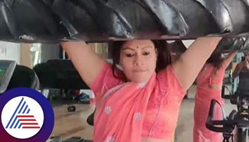 viral video of woman working out at gym in saree leaves internet divided ash