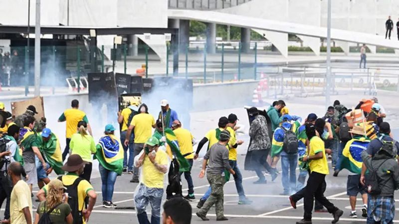 What is going on in Brazil? How supporters of the former president Bolsonaro sparked riots