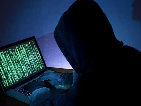 They are trying to hack our phones..We received a threat notification from Apple: Allegation of opposition leaders..ISR