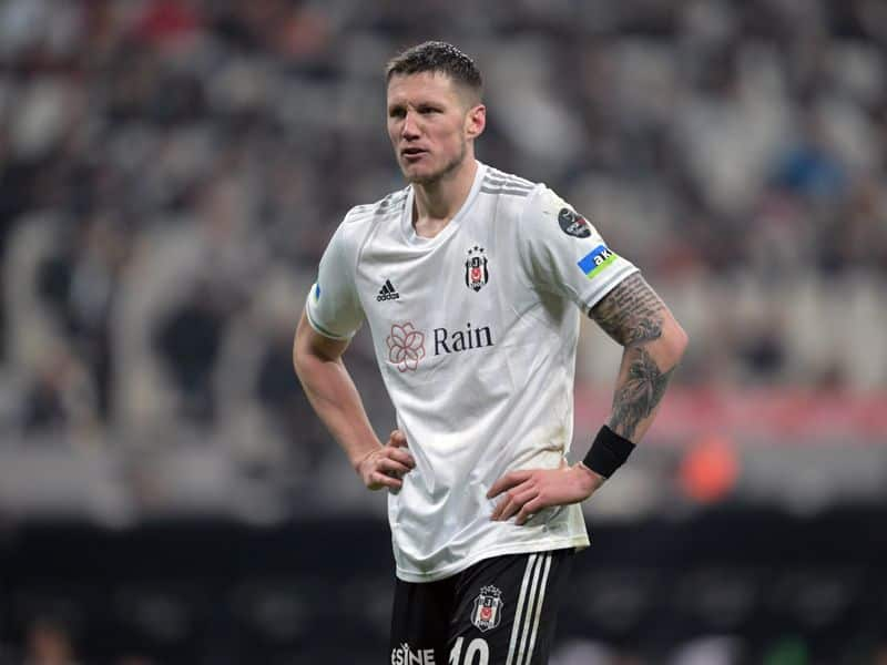 football Wout Weghorst set to undergo Manchester United ahead of loan move from Burnley and Besiktas - Reports-ayh