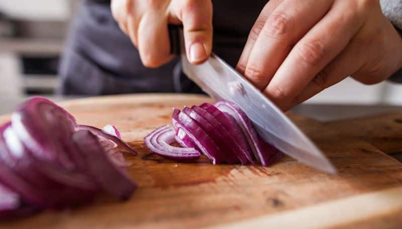 What happens if you eat raw onions? rsl