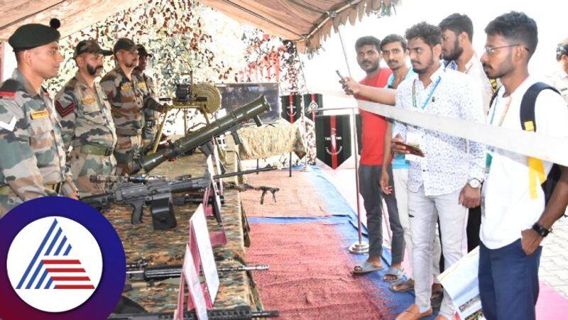 Two special outlets to learn about the Army at National Youth Festival in Hubballi gow 