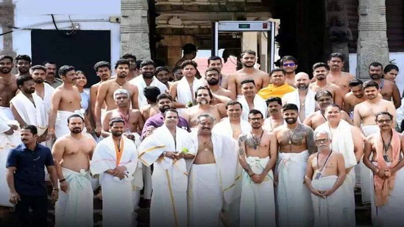 Indian Cricket players visit Sree Padmanabhaswamy Temple ahead of 3rd ODI against Sri Lanka kvn