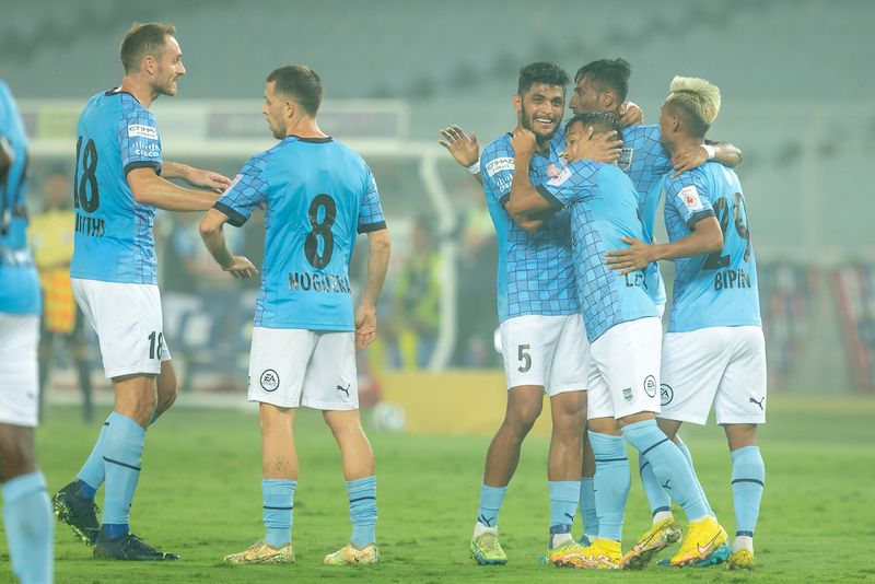 football Indian Super League 2022-23, ATKMB vs MCFC: Mumbai City withstands intense ATK Mohun Bagan attacks in battle of nerves-ayh