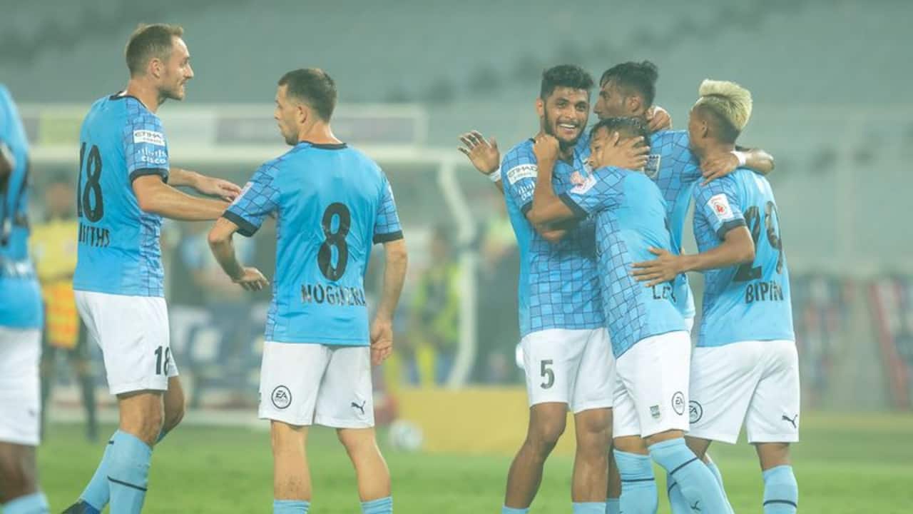 ISL 2022-23: Mumbai City withstands intense ATK Mohun Bagan attacks in battle of nerves